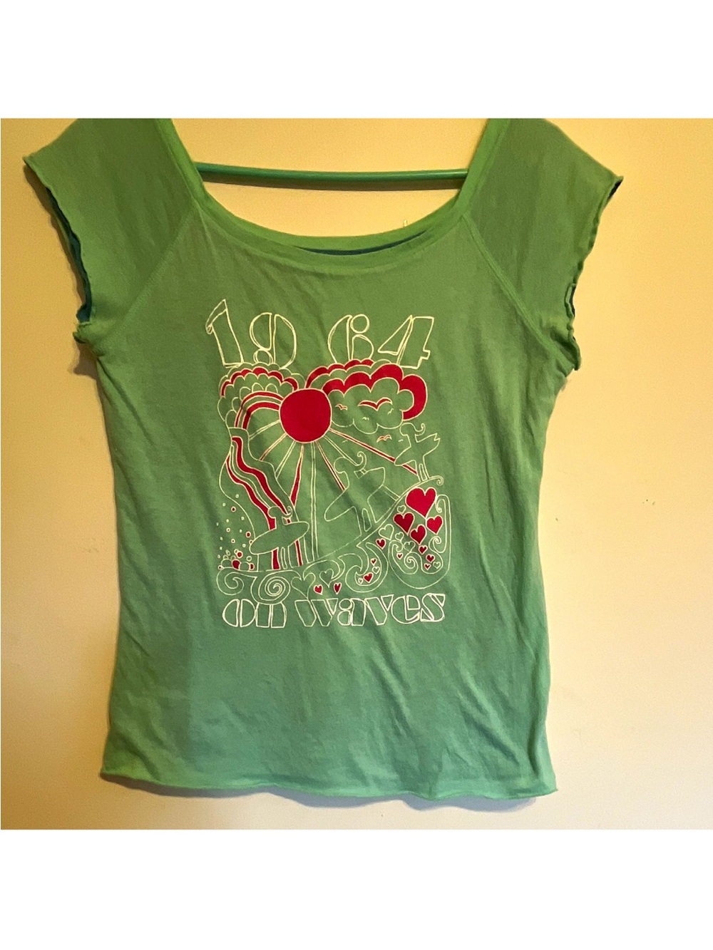 Green Surf Graphic Scoop Neck Women's Tee Reversible Size M